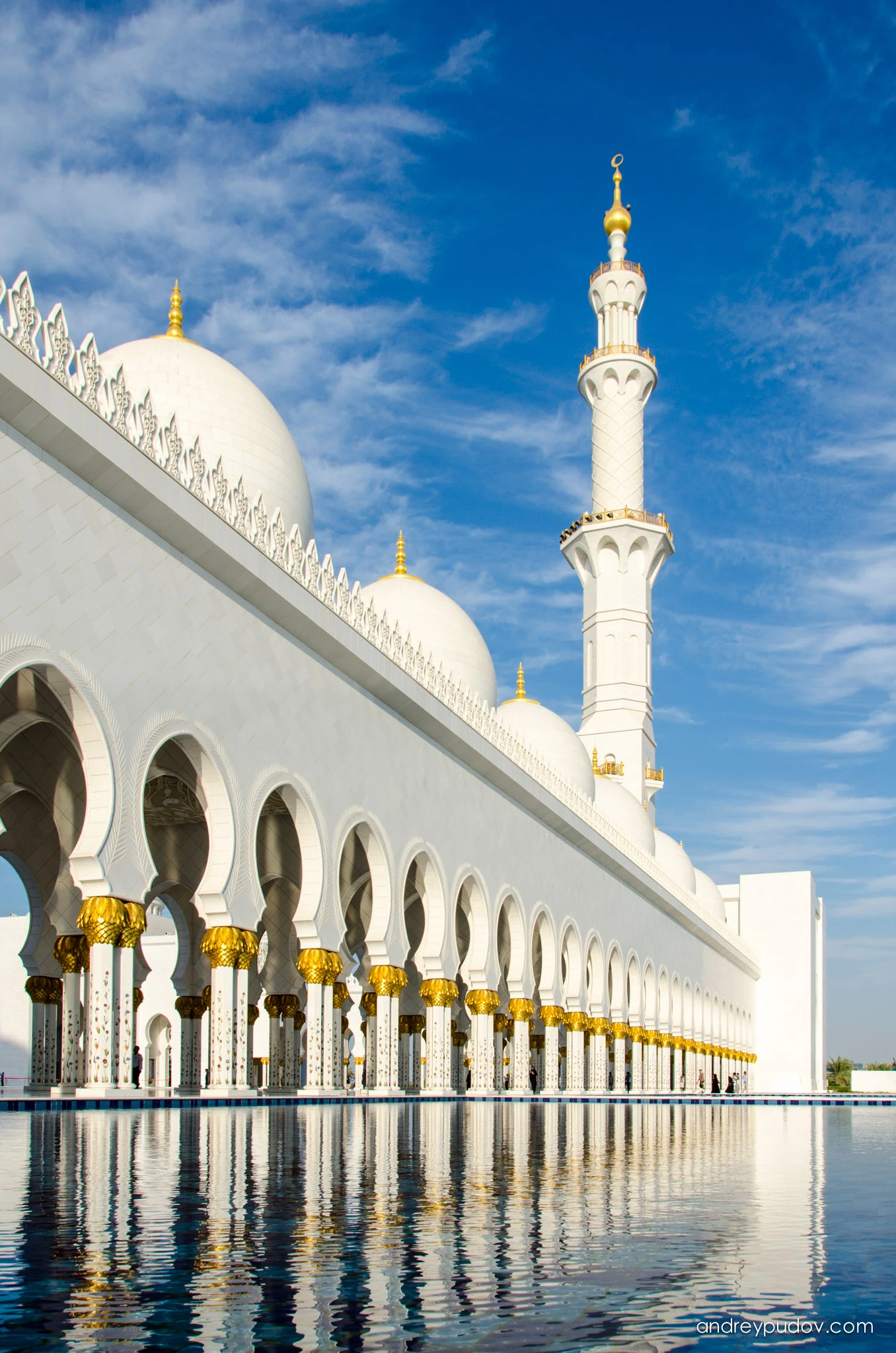 The Sheikh Zayed Grand Mosque is located in Abu Dhabi, the capital city of the United Arab Emirates. The largest mosque in the country, it is the key place of worship for daily prayers. During Eid, it was visited by more than 41,000 people.
