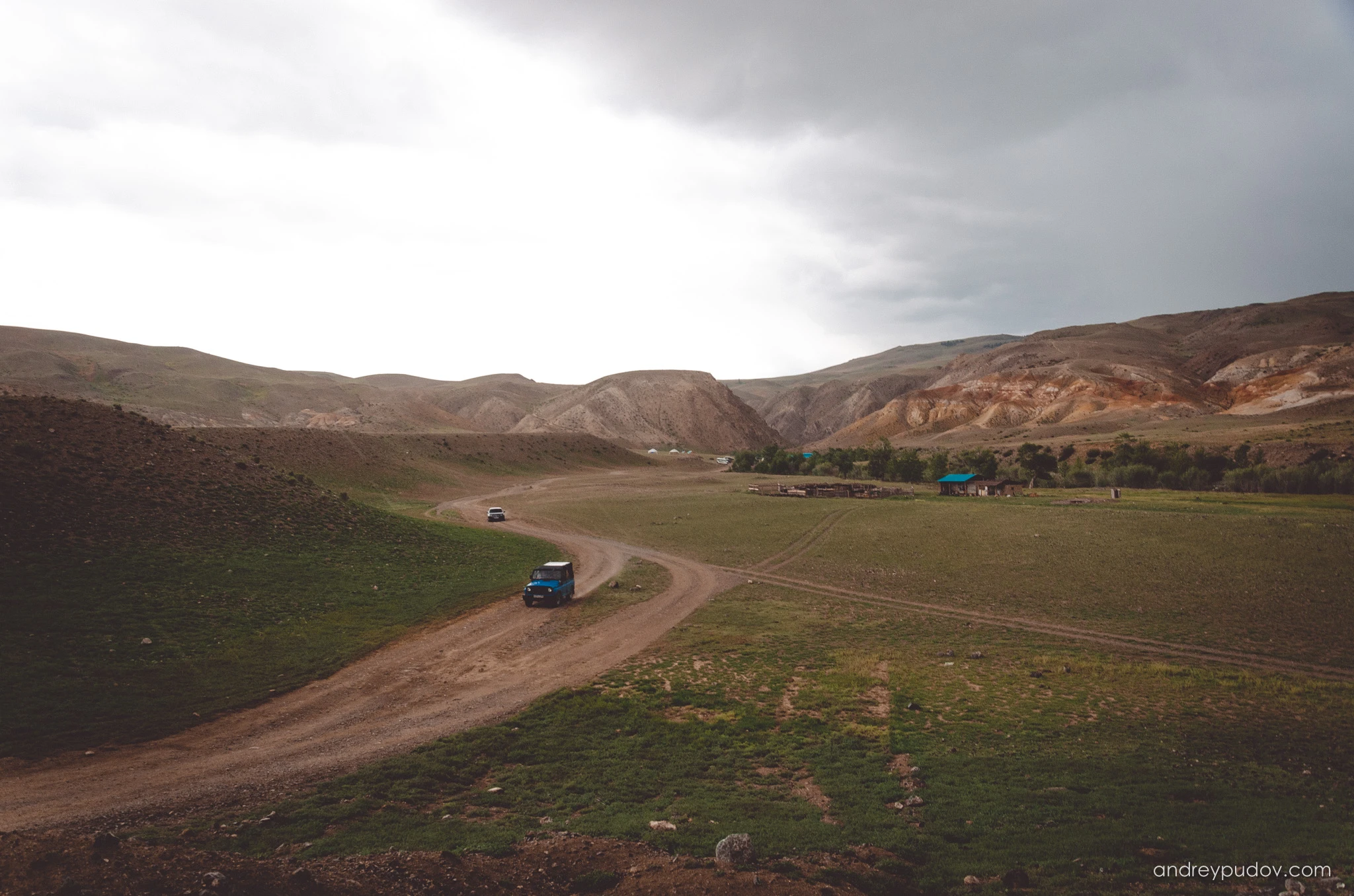 Altay. Conquering Siberia 2.0 - Martian Landscapes. Mountains of Kyzyl-Chin.