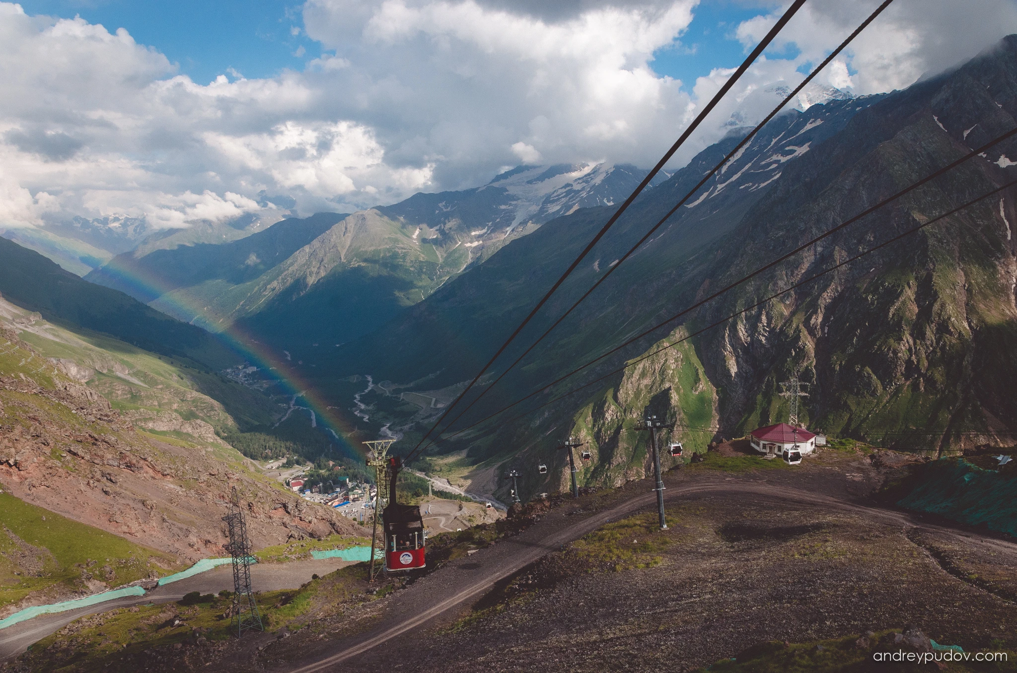 Crimean Holidays - Pendulum cableway "Elbrus 1"